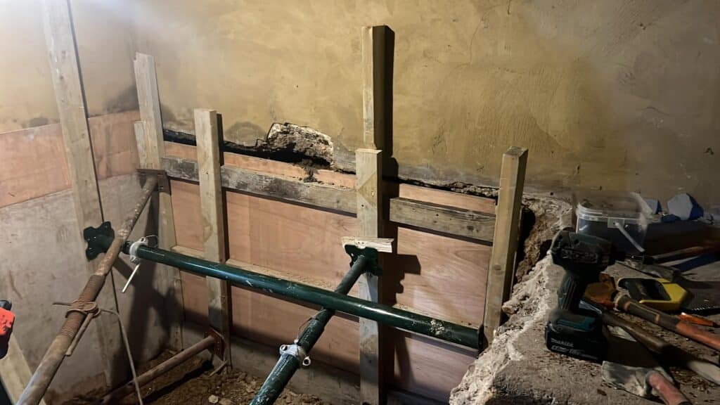 BASEMENT IN PLAISTOW
