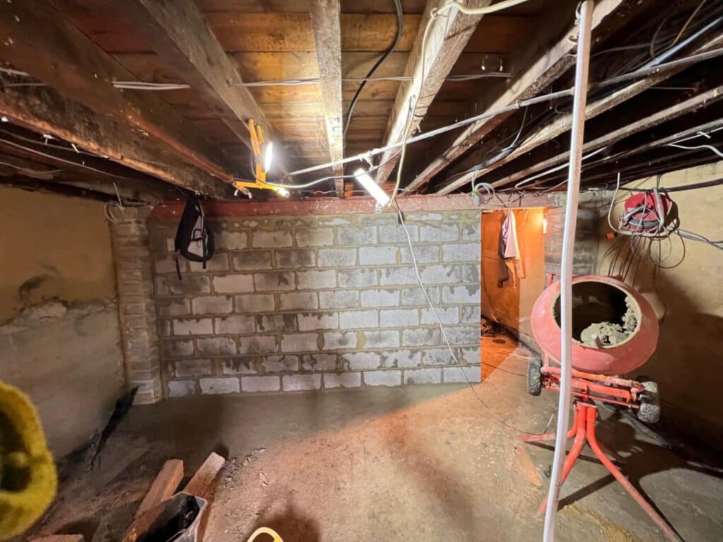 BASEMENT IN PLAISTOW